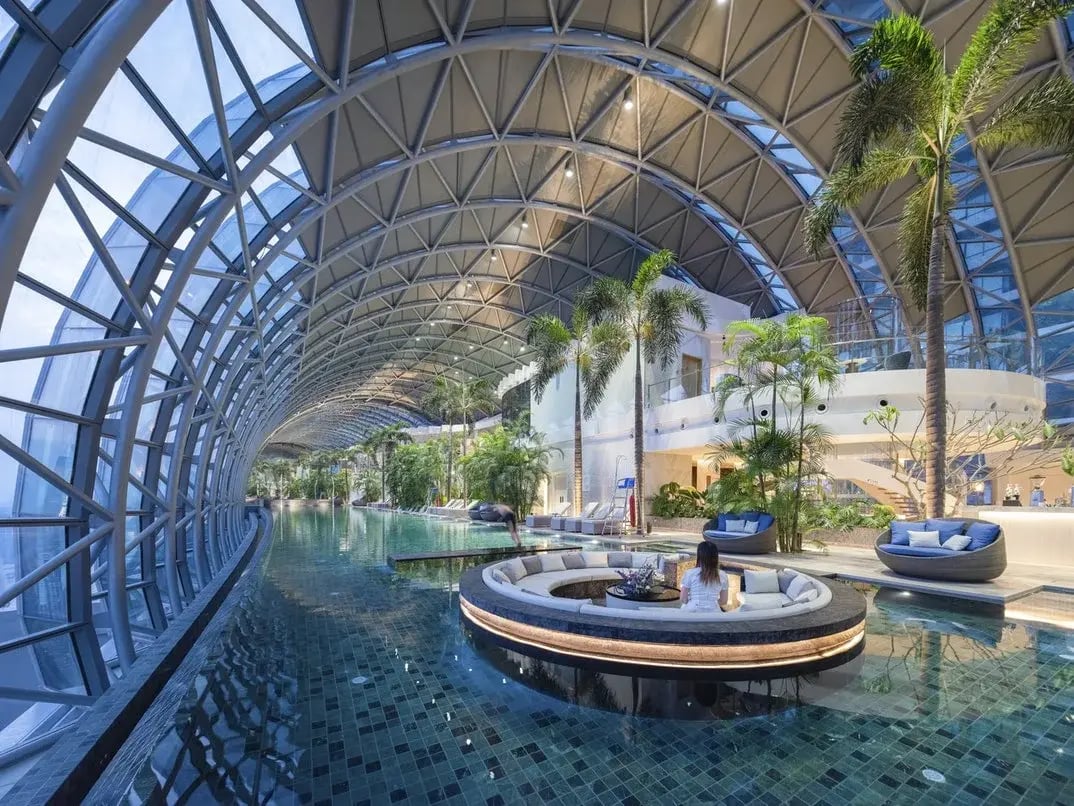 Moshe Safdie | Uribe Schwarzkopf - uSpots